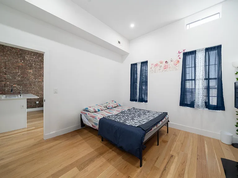 27 Corbin Ave #6 — Photo 10