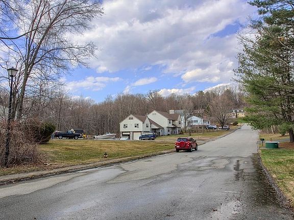 2nd image of 8 Patricia Ann Dr