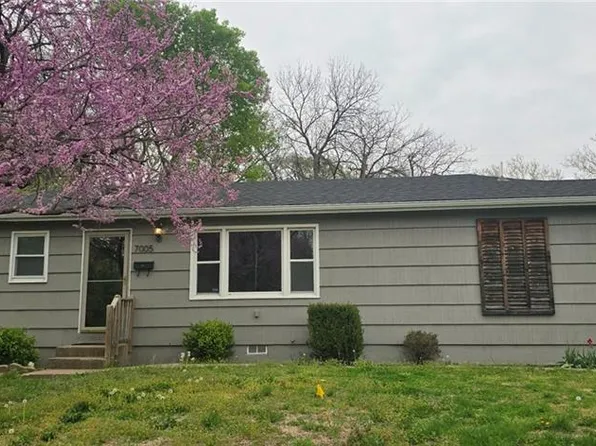 7005 N Baltimore Ave, Gladstone, MO 64118