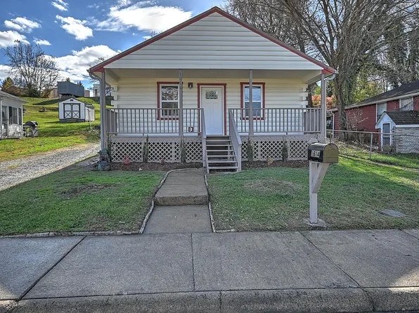 1614 Dixon St, Elizabethton, TN 37643