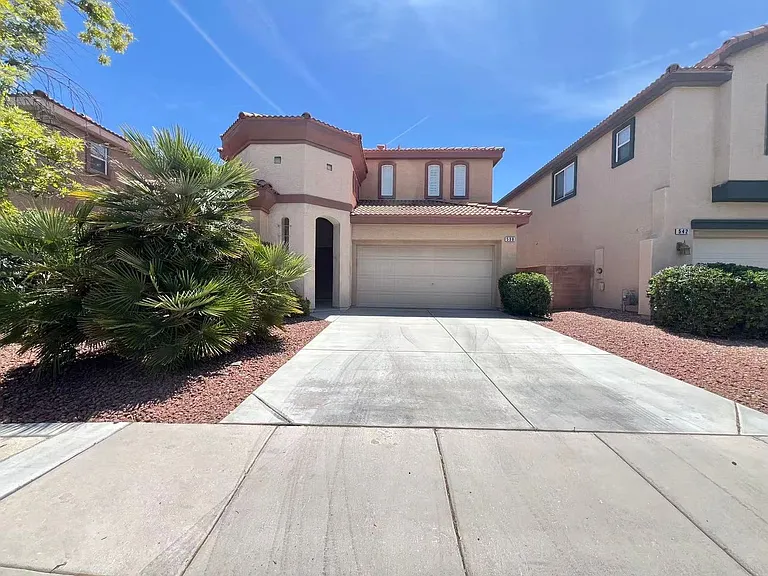 538 Los Hermanos St — Photo 1