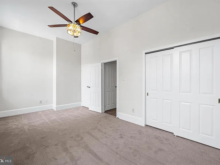 1023 Clinton St #205 — Photo 14