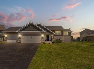 1340 Overlook Dr, Elko New Market, MN 55054