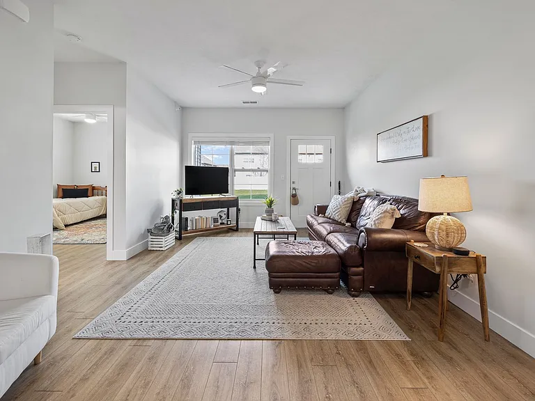 3216-3218 Gerig — Photo 4