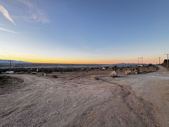 5th image of 1 Starlight Ln