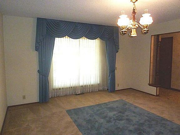 5th image of 7504 Wegner Way