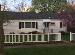1233 W 20th St, Cedar Falls, IA 50613