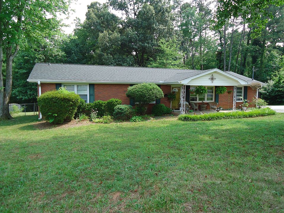 11 hillside dr