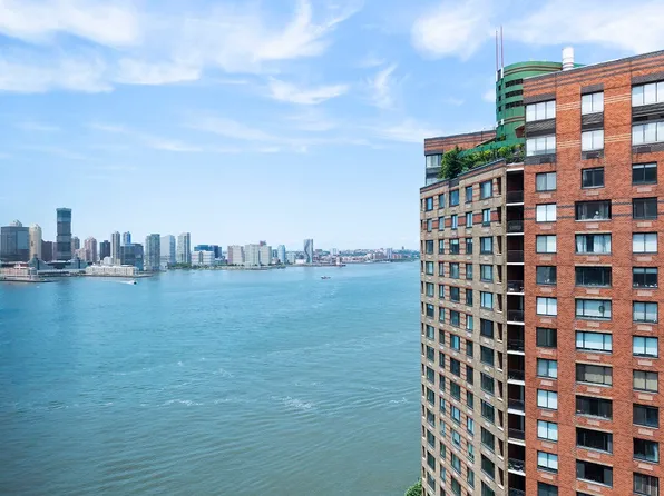 380 Rector Place image 6 of 11