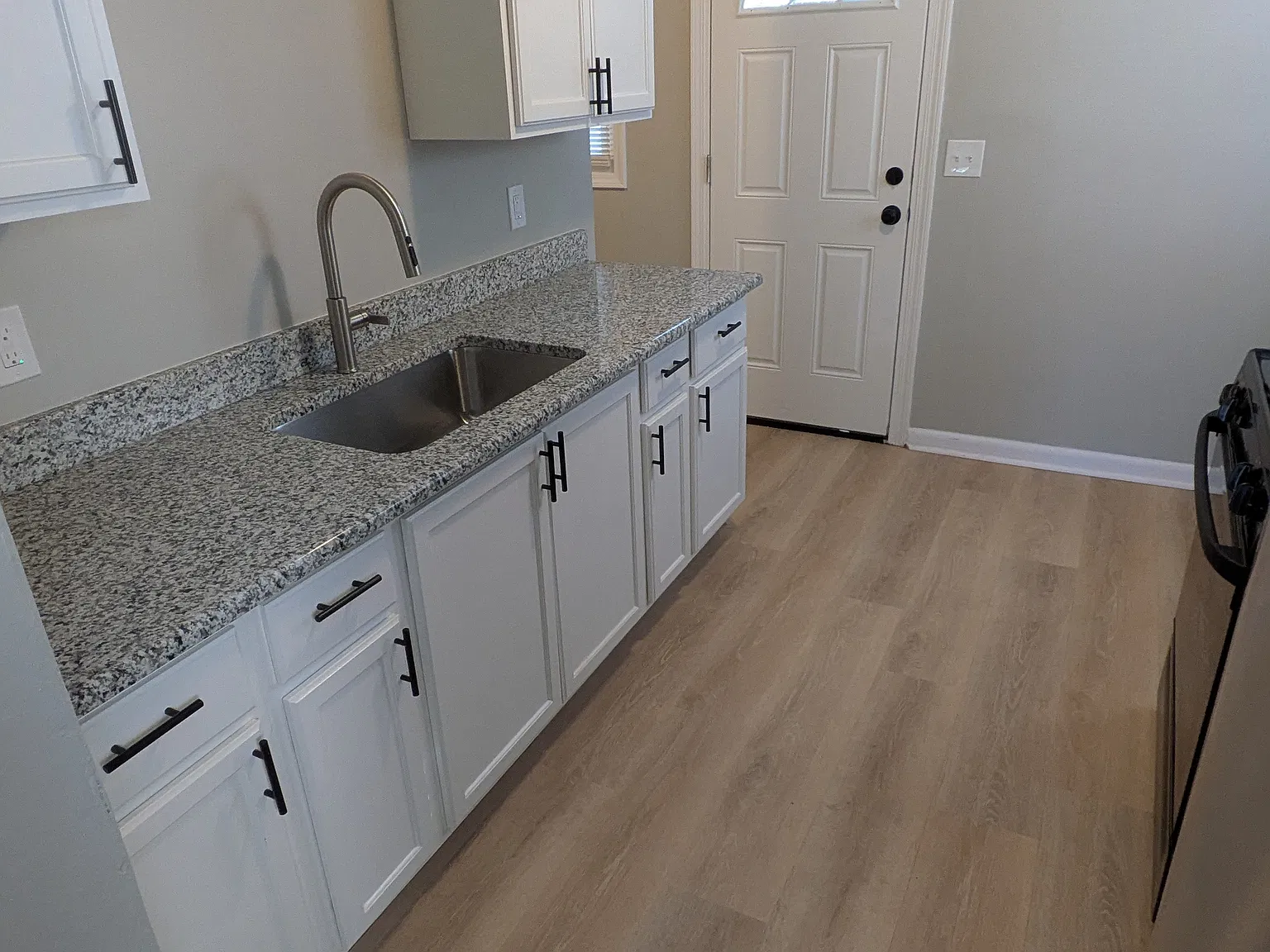 2 bed, 725 sqft, $1,250 — Photo 1