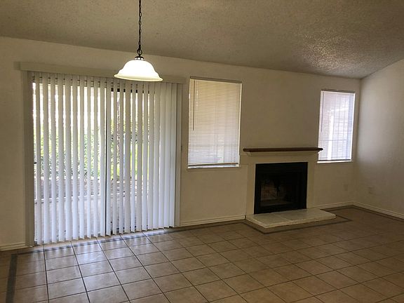 3rd image of 3432 Charleston Ct
