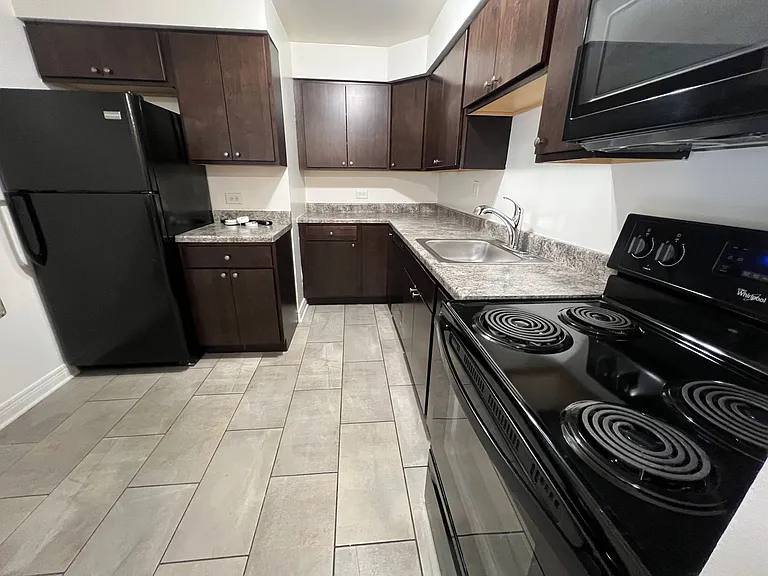 1100 Church — Photo 14