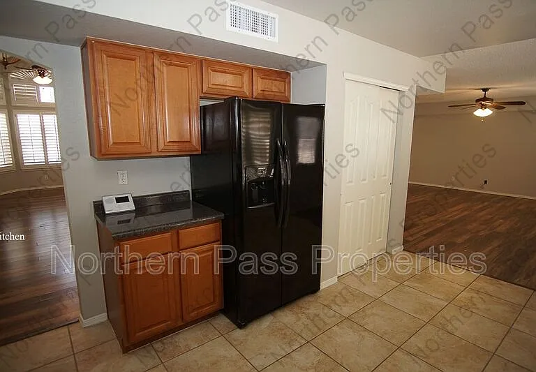 10932 Acoma St — Photo 9