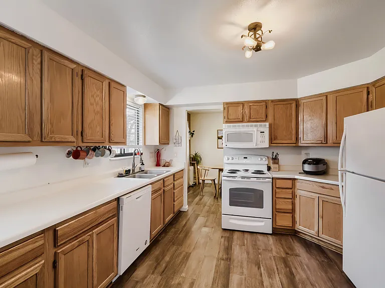 245 Lanfare Pl — Photo 11