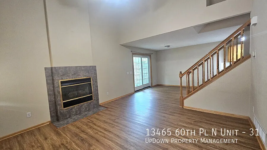 2-Bed 1 bath Townhouse Retreat in Plymouth with Spacious 1208 Sq Ft Layout. — Photo 4