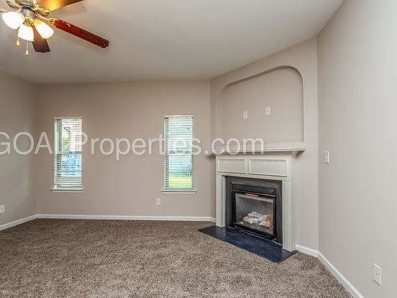 2nd image of 3380 Gardenside Dr