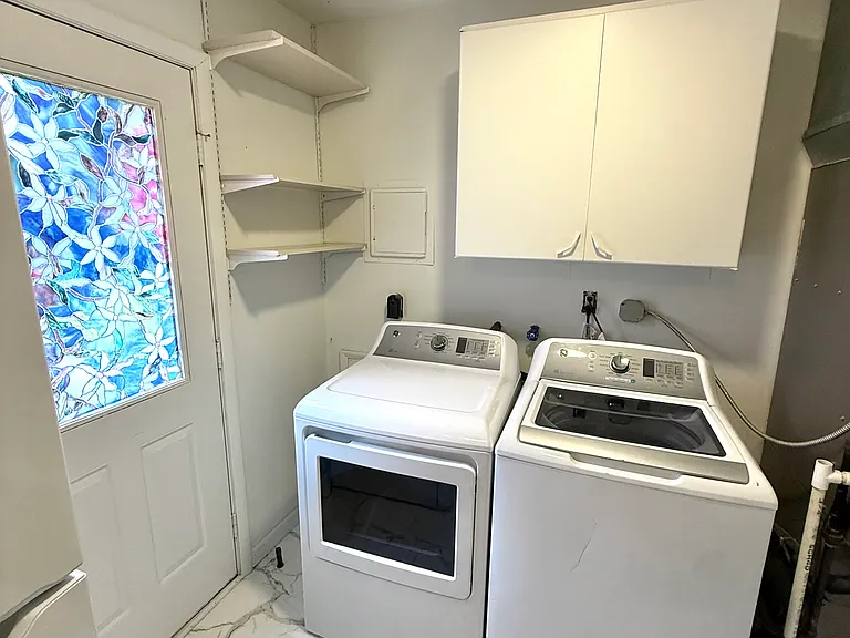 1004 Elm St — Photo 6