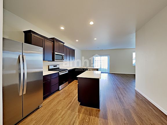 3rd image of 1951 NW 22nd St
