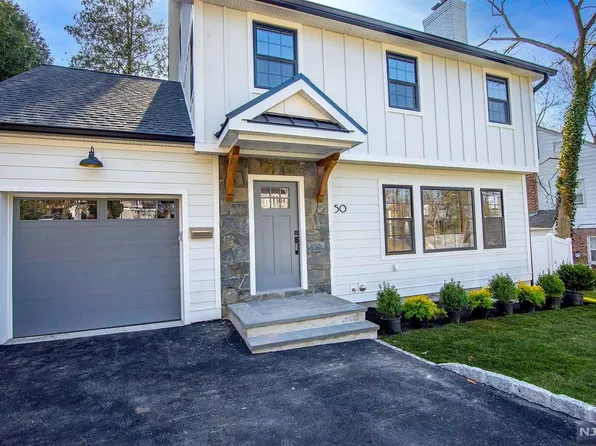 50 E Clinton Ave, Tenafly, NJ 07670