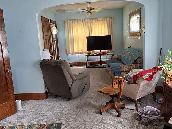 8423 Frontier Ave, Niagara Falls, NY 14304