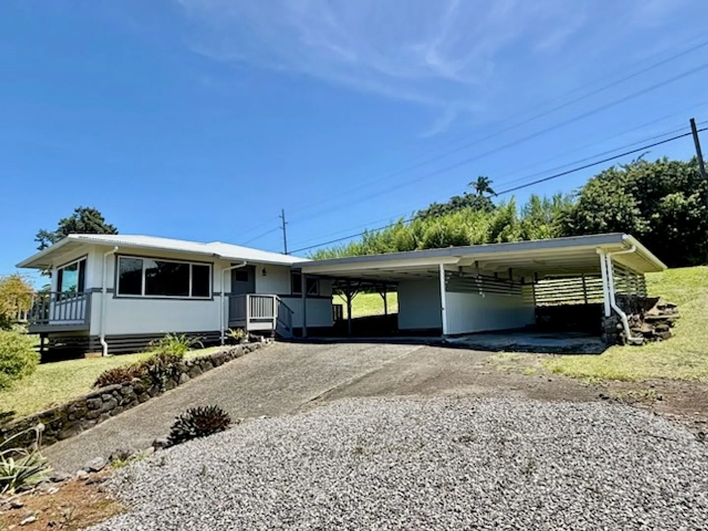 3 Bed 2 Bath Home for rent in Laupahoehoe — Photo 2