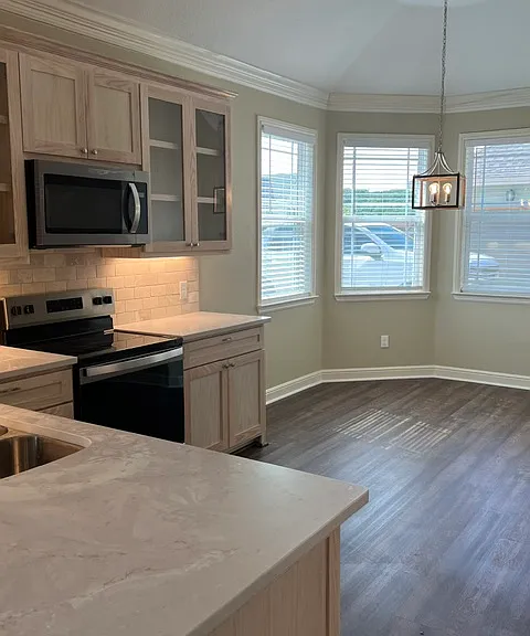 12600 Plassmeyer Pl #B — Photo 4
