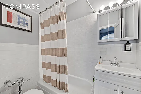 Rented by Compass | media 45