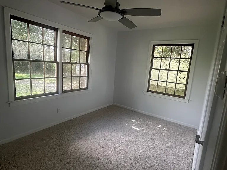3052 Kendale Dr — Photo 10