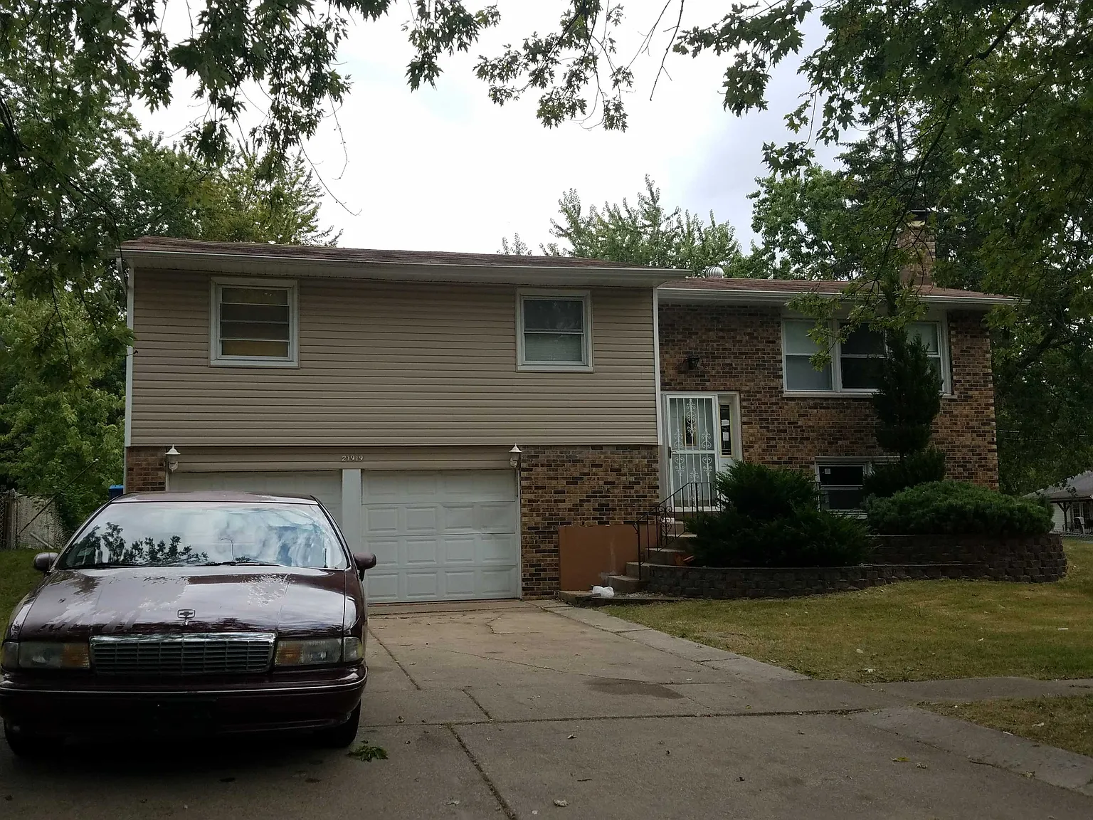 21919 Clyde Ave photo 1