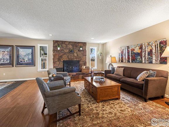 5th image of 1526 Vivian St
