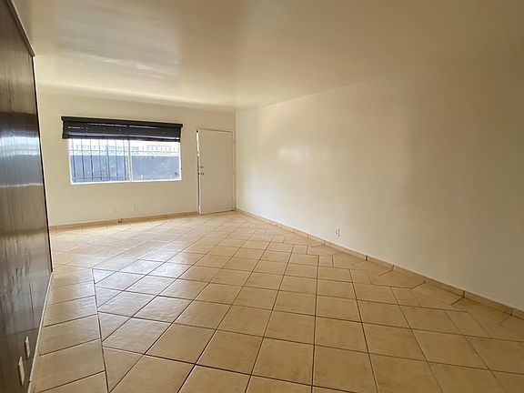 5th image of 3910 Stevely Ave APT 1