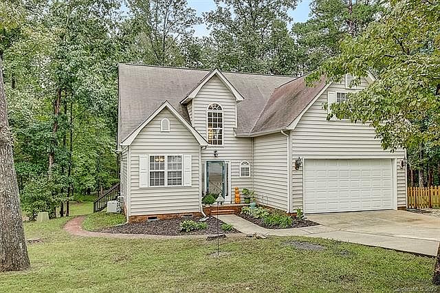 1st image of 3018 Stonehedge Ct #10