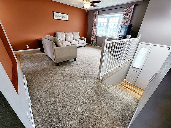 Living Room/Front Entry