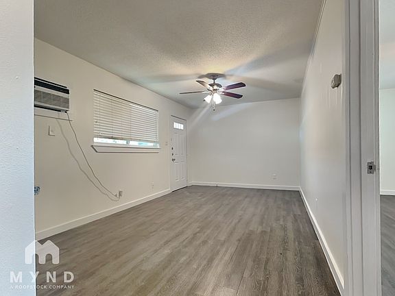 4th image of 1604 Parker Ln #A