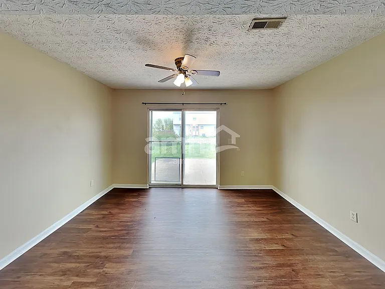 375 Thompson St — Photo 7
