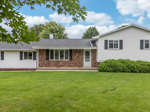 5237 Juniper Ln, Oshkosh, WI 54904