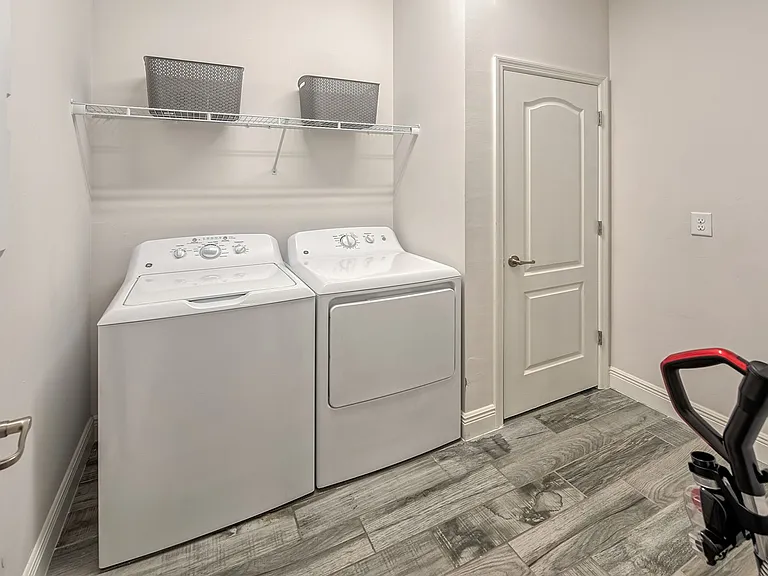 6960 Avalon Cir #807 — Photo 22
