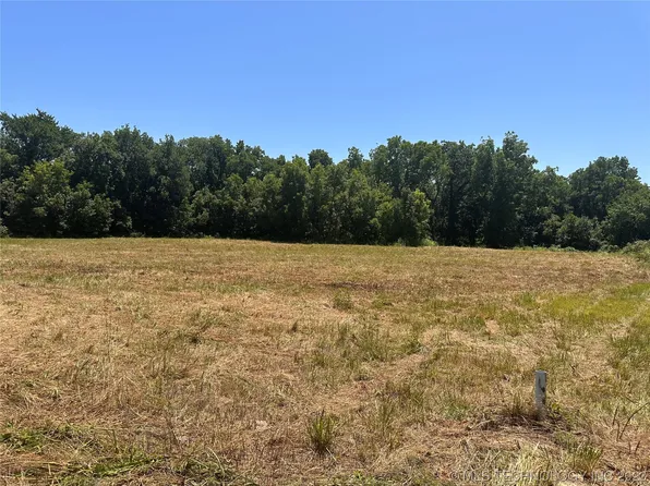 Kayla Dr, Ada, OK 74820