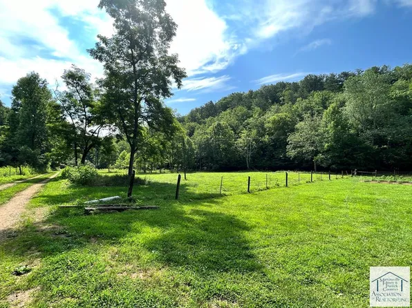 1269 Rye Cove Creek Rd, Stuart, VA 24171