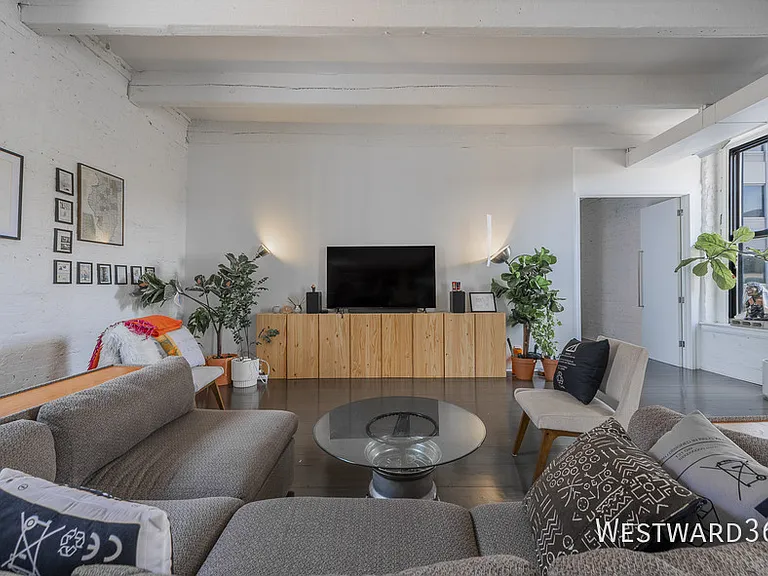321 S Jefferson St #4 — Photo 5