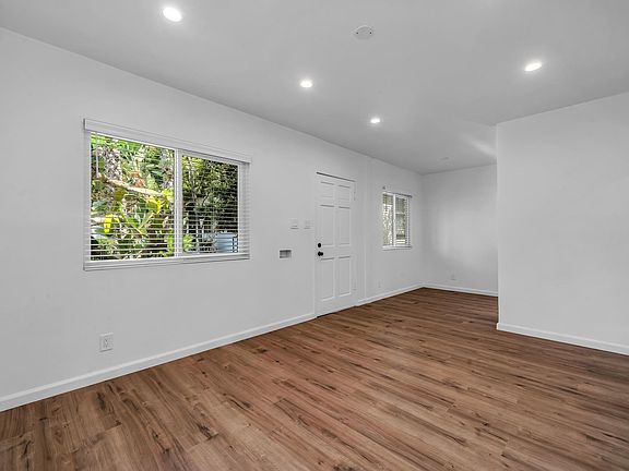 4th image of 724 Willey Ln