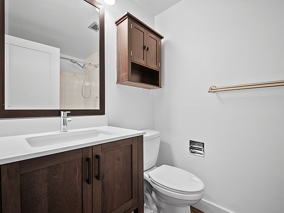 5th image of 837 Ellery St #203