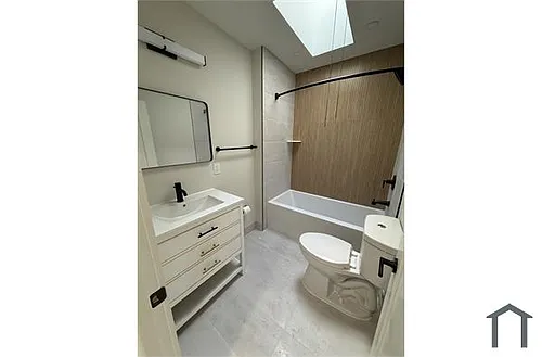 220 E Garrett St Photo 1
