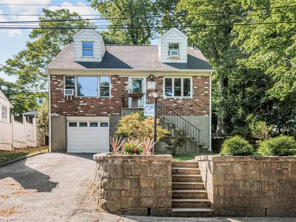 182 Osmun Place, Yonkers, NY 10701