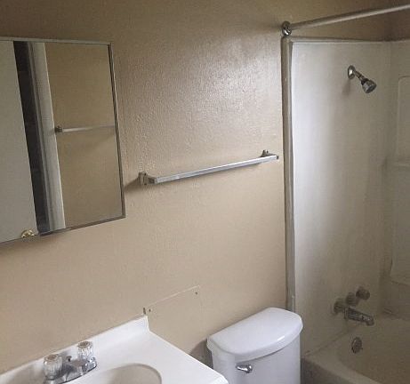 5th image of 339 Tarasco St