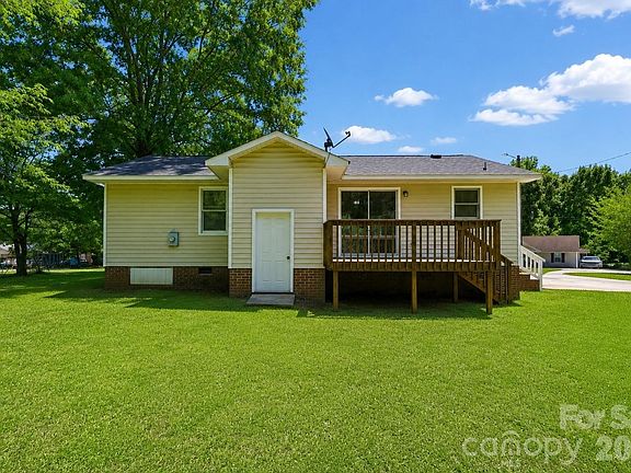 3rd image of 2199 Pacer Rd