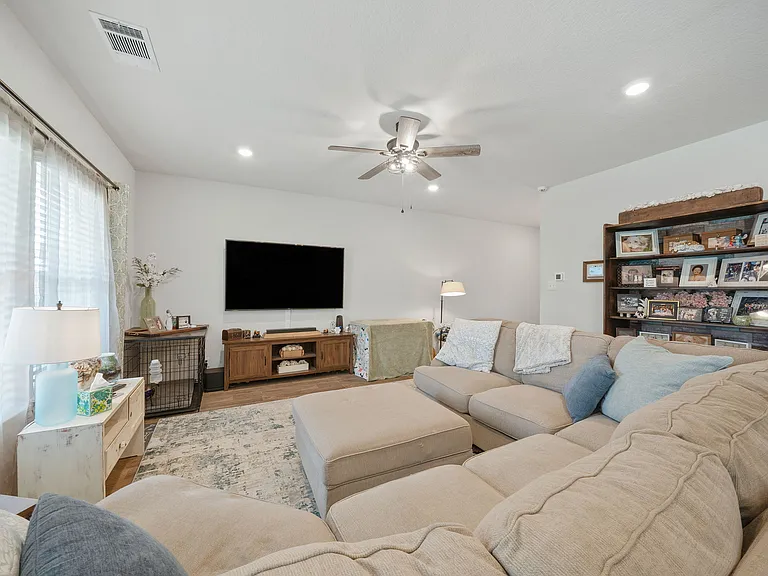 6630 Greensleeves — Photo 7