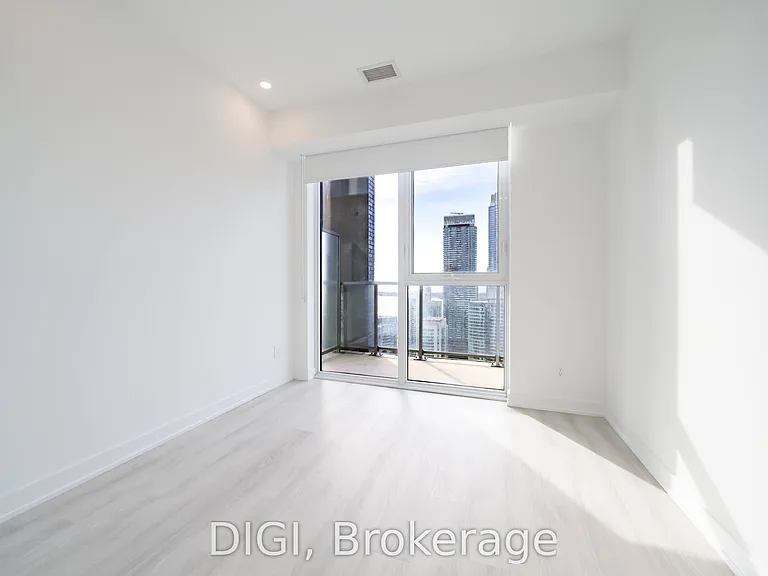 57 Spadina Ave #810 — Photo 13