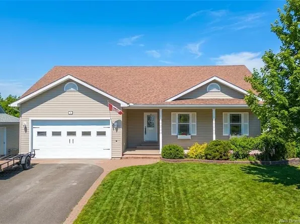 38 Chatham Ave, Oromocto, NB E2V 2S3