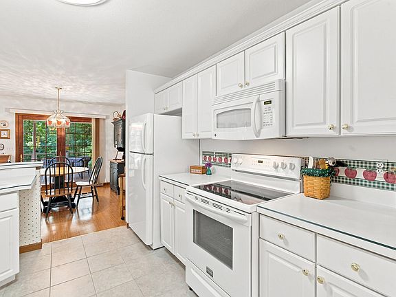 5th image of 2017 Woodland Estates Dr
